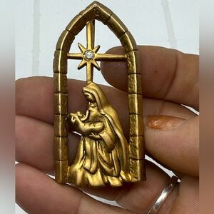 EUC Vintage Danecraft Mary & Jesus Nativity Rhinestone Star Brooch